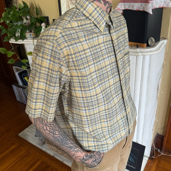 ๐ SOLD ๐ Vintage 90s Cropped Boxy Yellow Plaid Short Sleeve Button Down ~ Size S - Picture 3 of 8